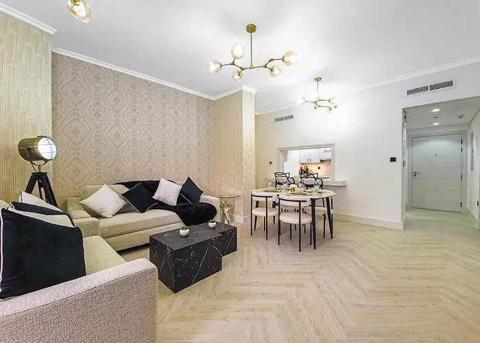 Luxury 2-Bed Condo Full Burj Khalifa Lights View!