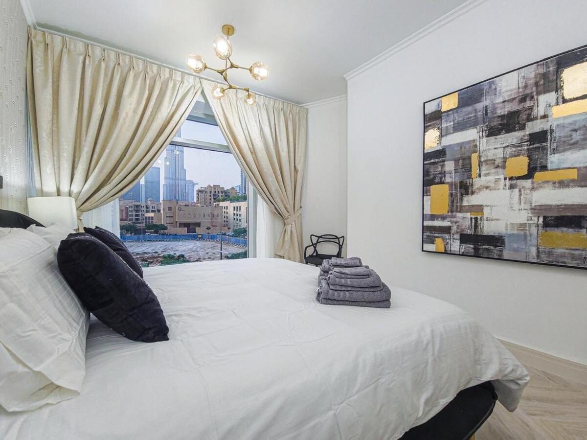 Luxury 2-bed Full Burj Khalifa Lights View! *