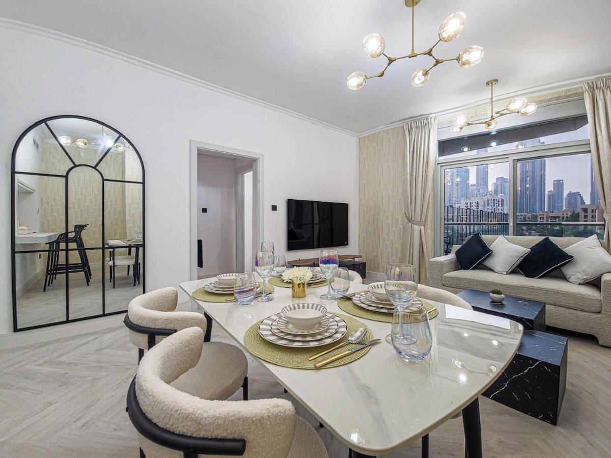Luxury 2-bed Full Burj Khalifa Lights View! Apartment Dubai