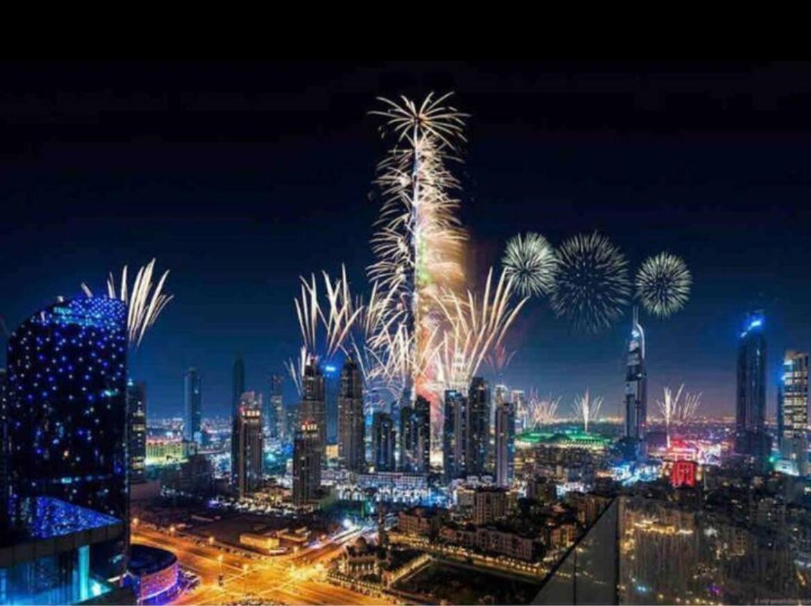 Luxury 2-bed Full Burj Khalifa Lights View! Apartment *